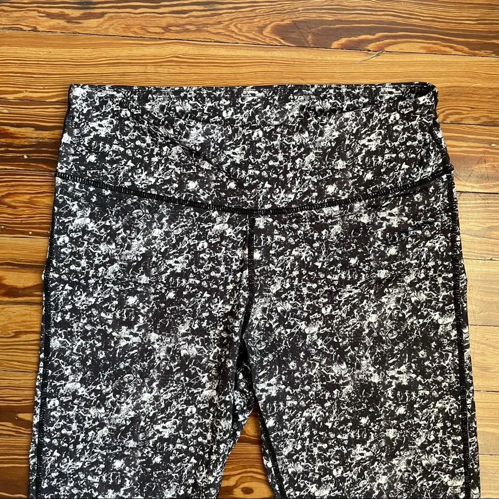 Black, White, and Gray Printed Workout Leggings - Picture 3 of 8
